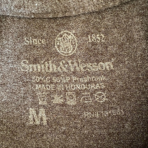 Smith & Wesson Gray Size Medium Tee - Picture 4 of 8